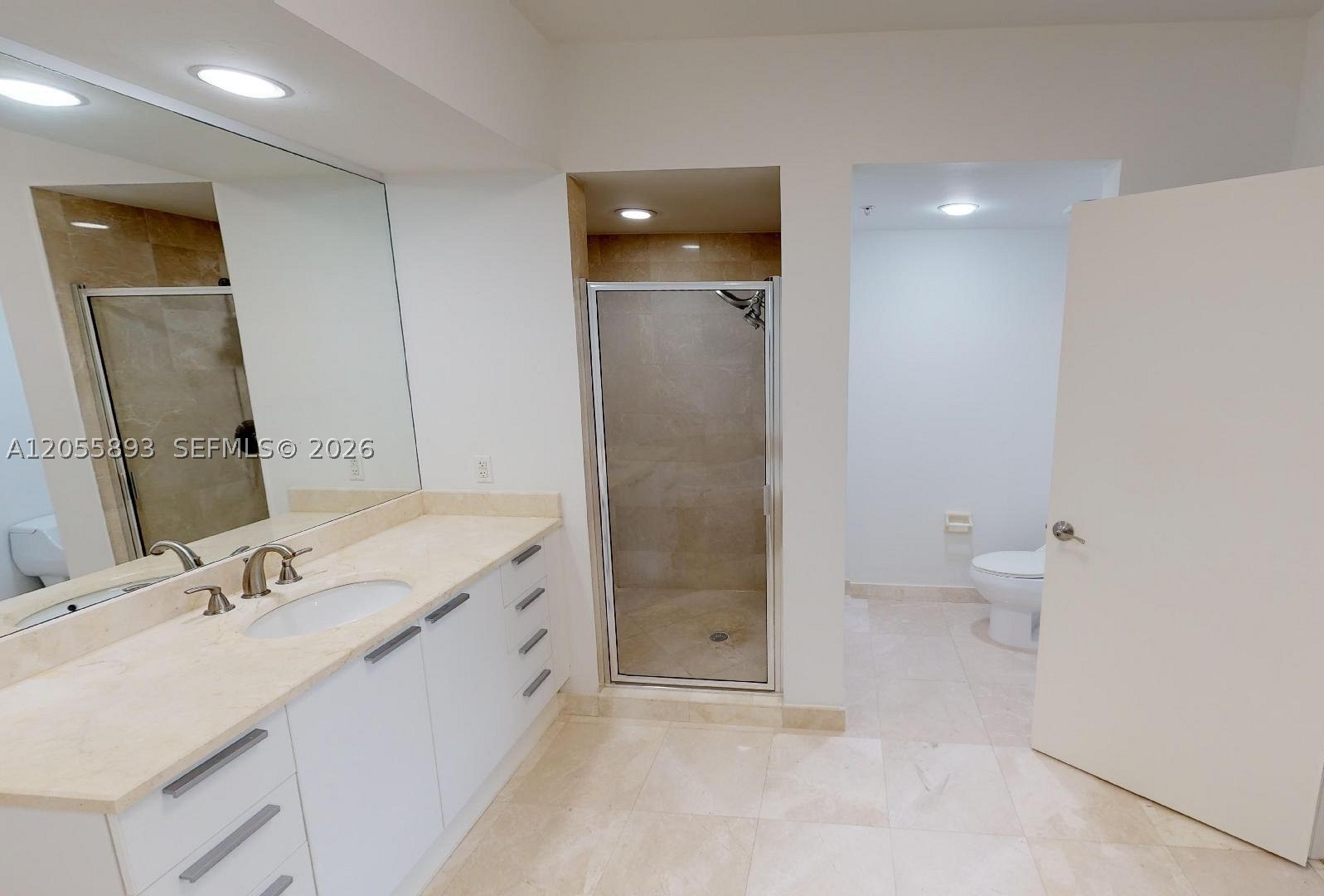 THE OAKS I CONDO - Residential