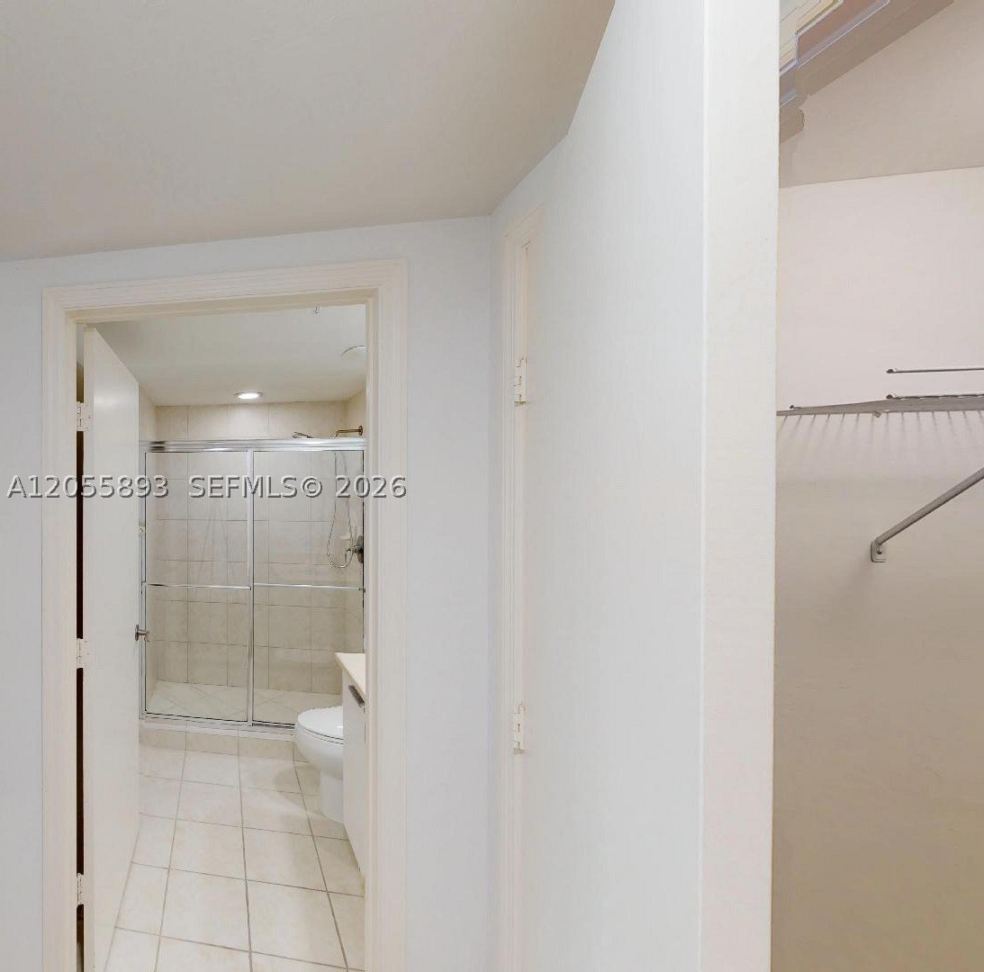 THE OAKS I CONDO - Residential