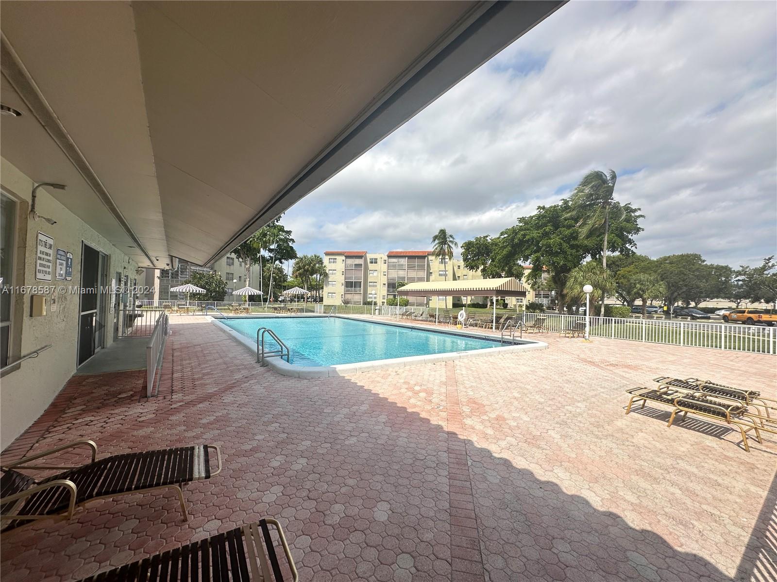 COURTYARDS OF BROWARD CON - Residential