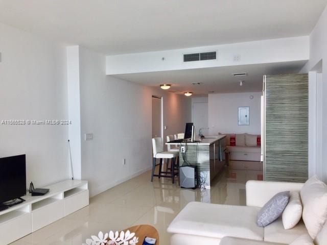 ICON BAY CONDO - Residential Lease