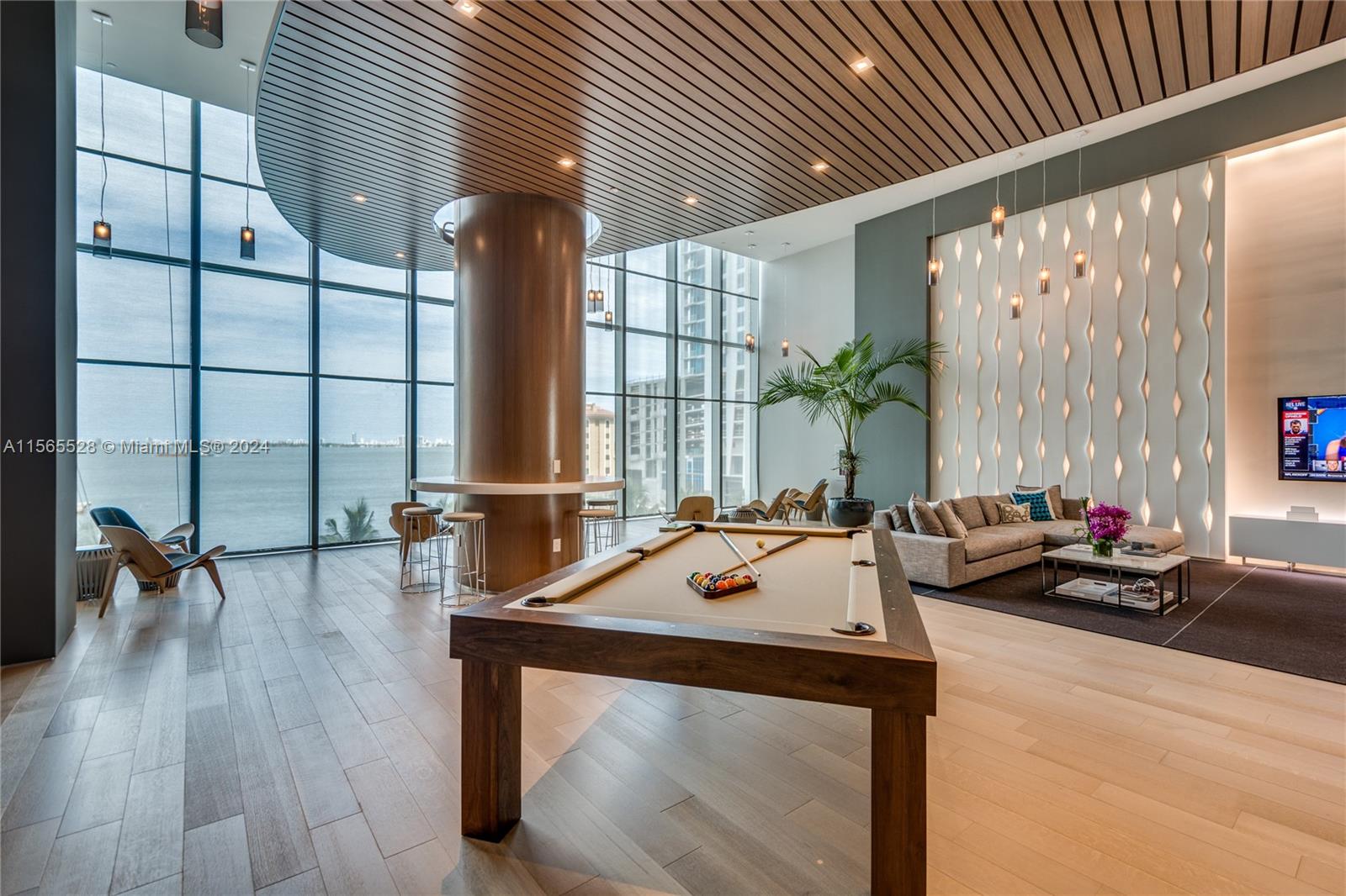 ICON BAY CONDO - Residential Lease