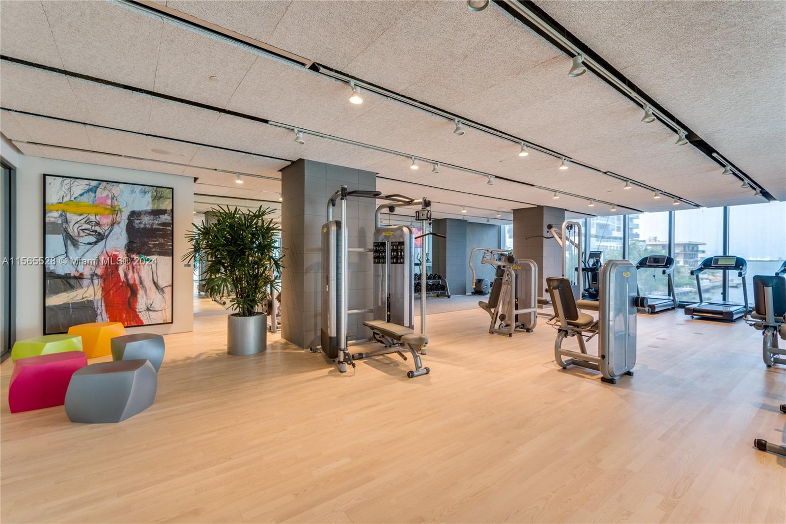 ICON BAY CONDO - Residential Lease