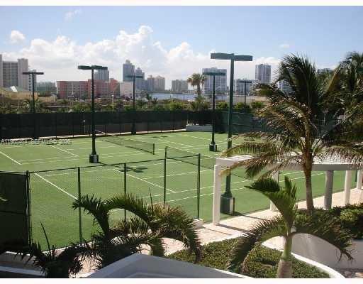 TRUMP INTERNATIONAL SONES - Residential