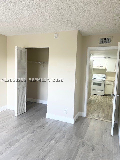 LAKES OF JACARANDA CONDO - Residential Lease