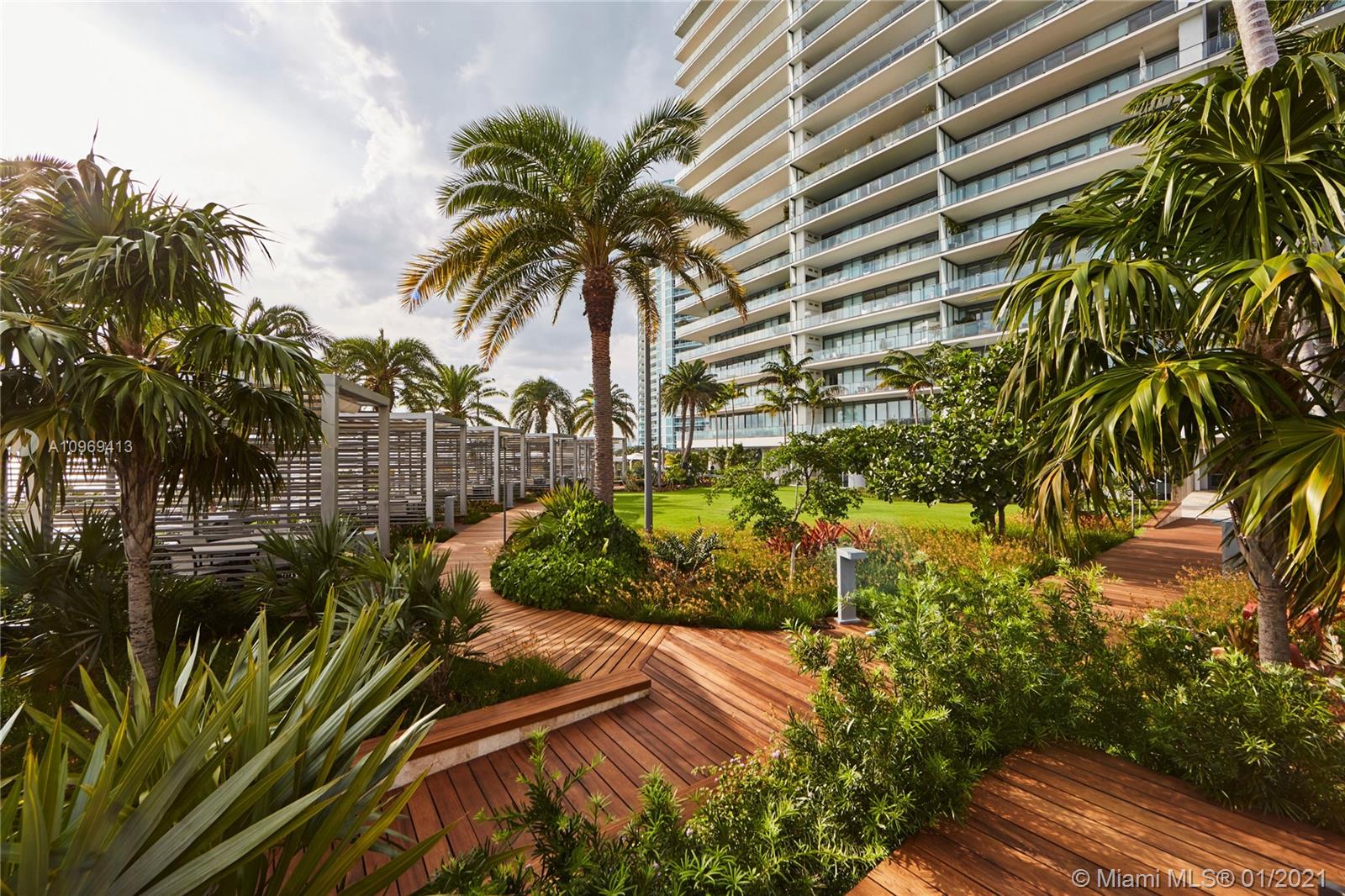 APOGEE CONDO - Residential