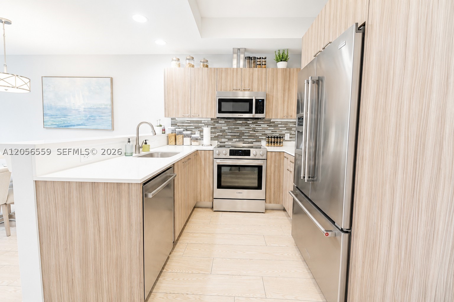 D GEMS CONDO - Residential