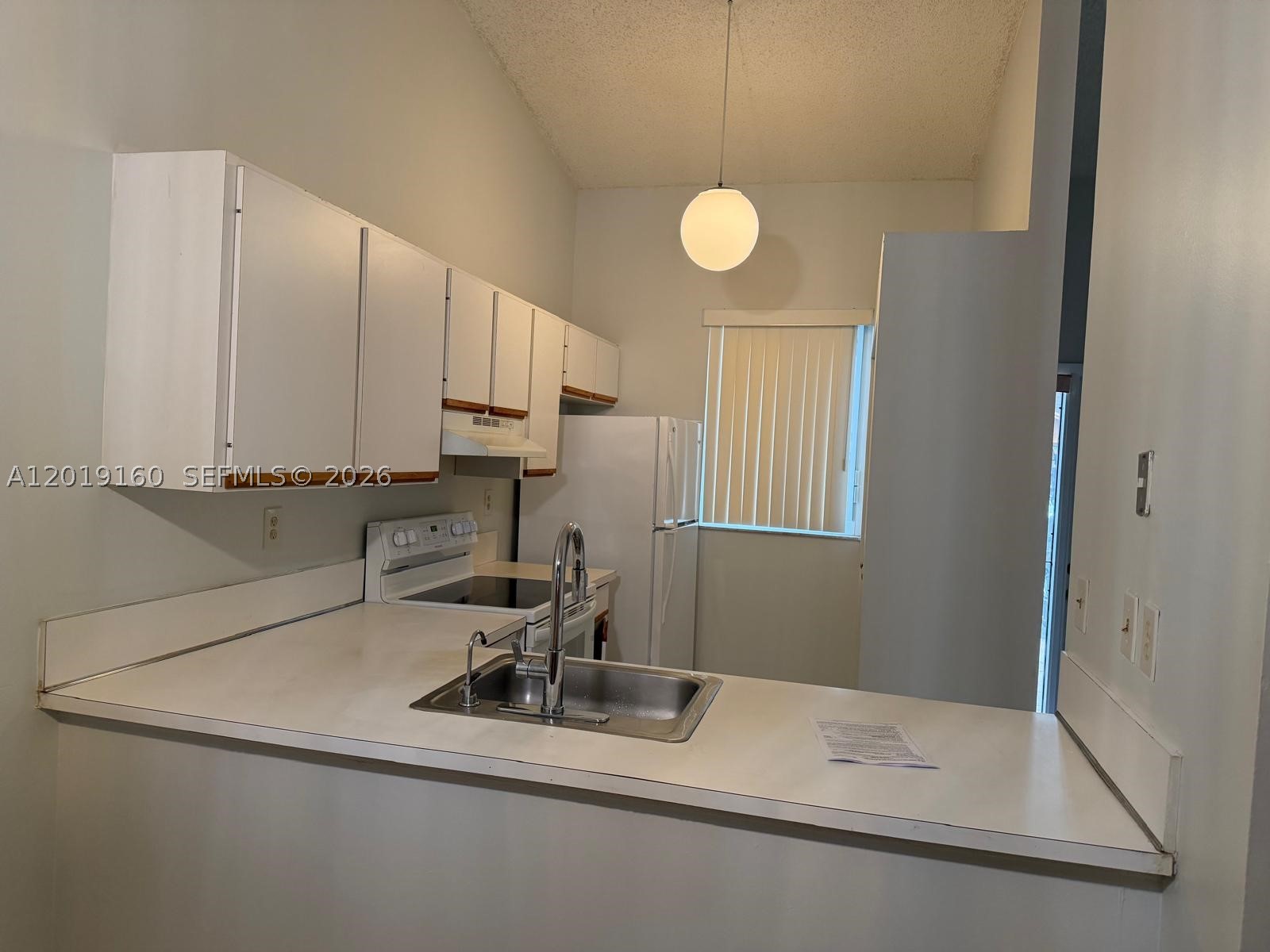 COUNTRY LAKE MANORS TOWNH - Residential
