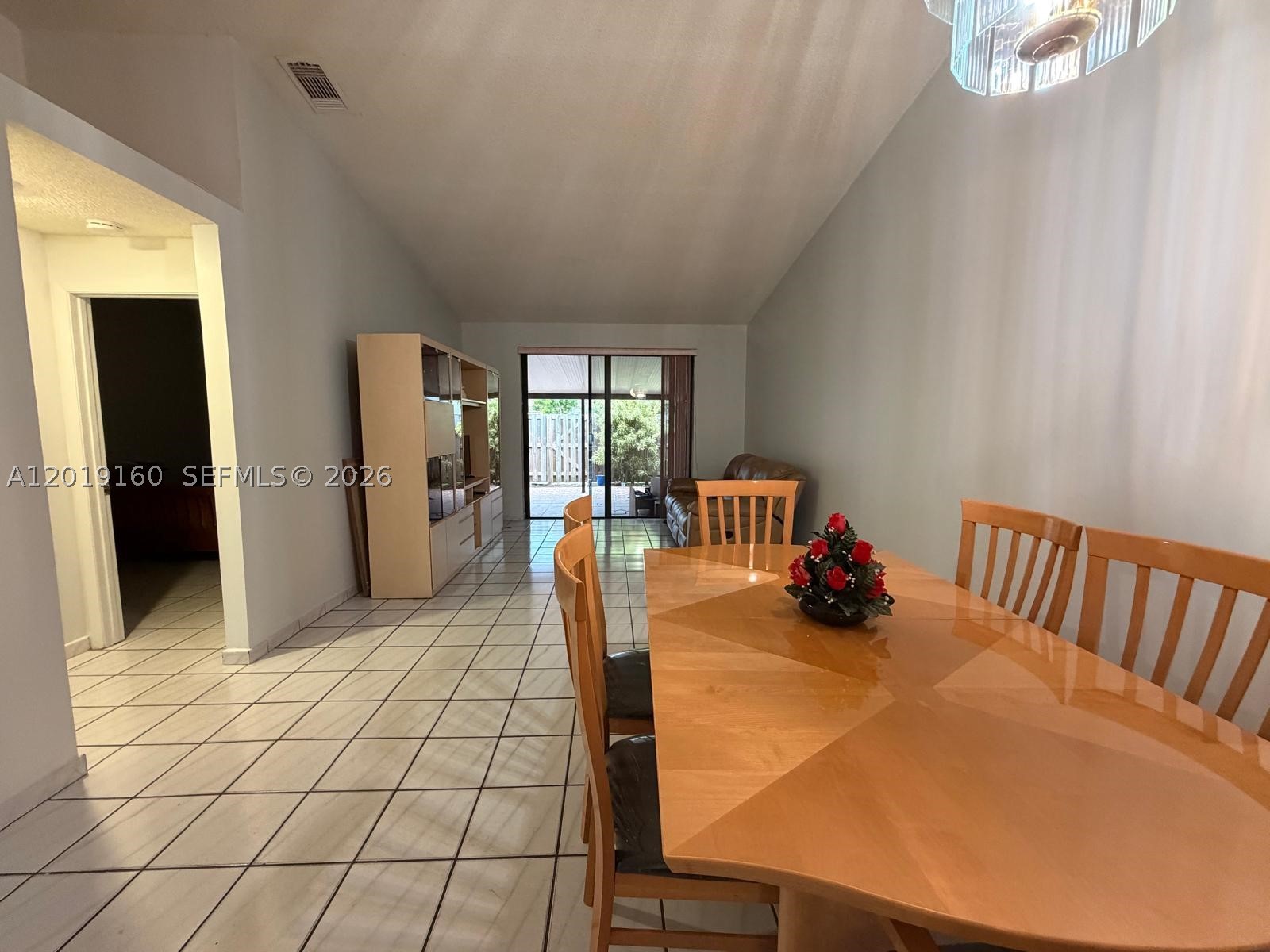 COUNTRY LAKE MANORS TOWNH - Residential