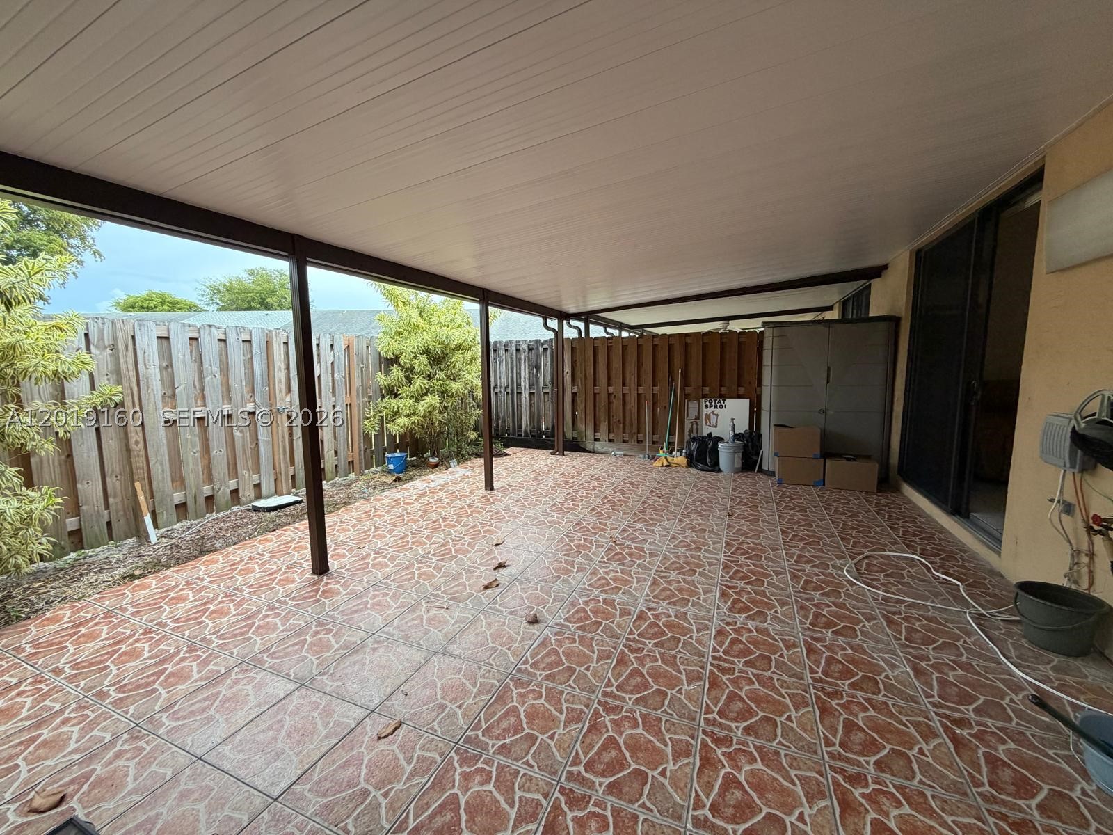 COUNTRY LAKE MANORS TOWNH - Residential