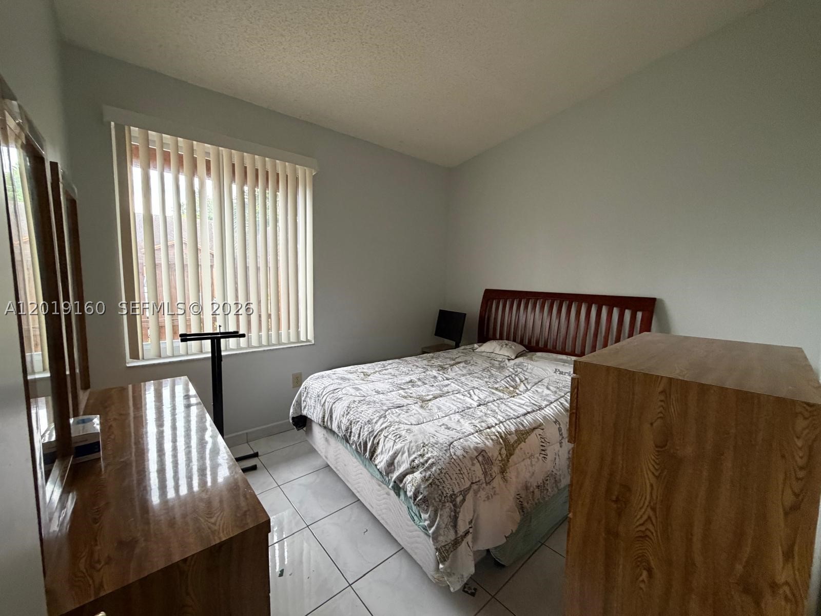 COUNTRY LAKE MANORS TOWNH - Residential