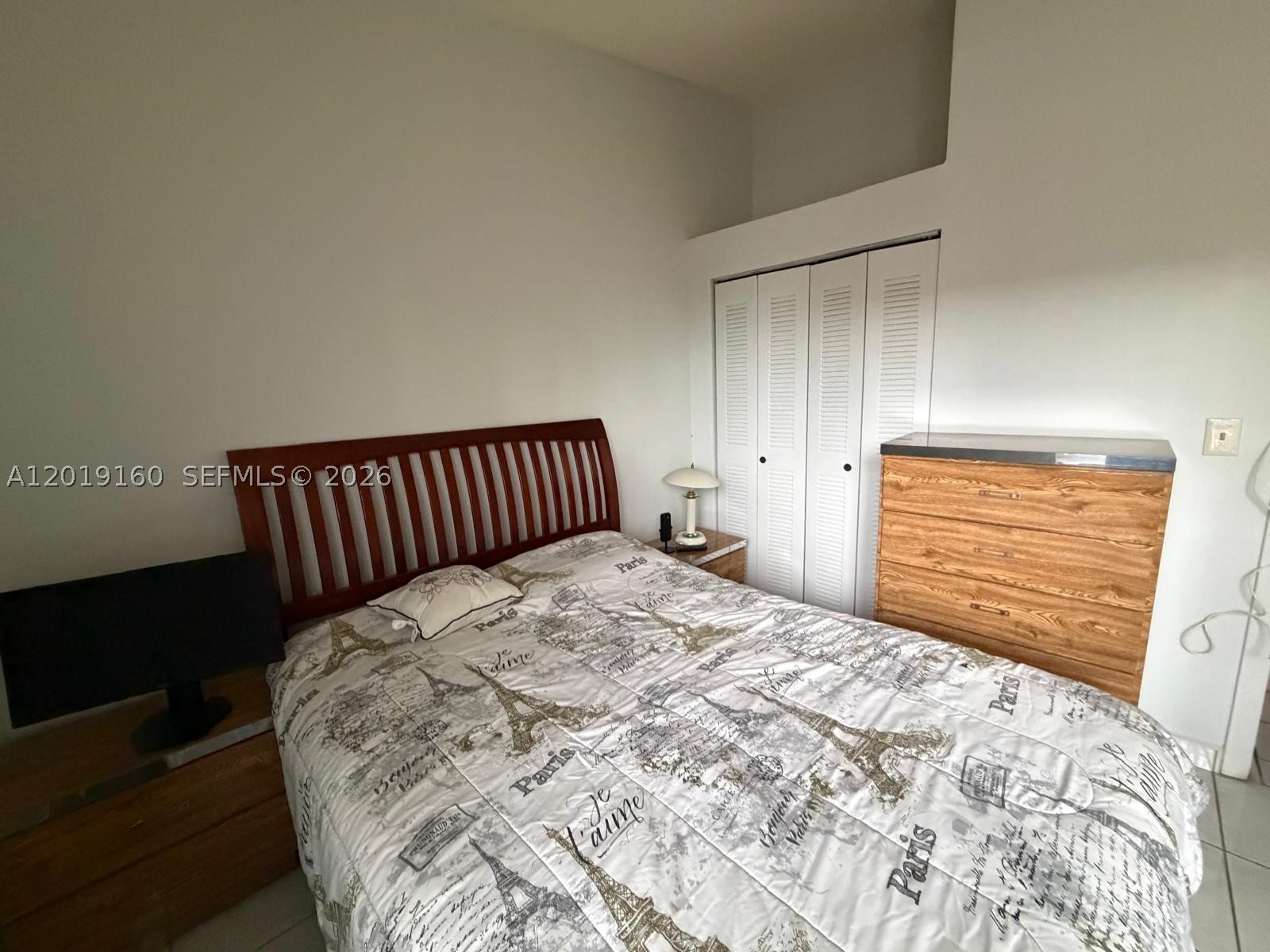 COUNTRY LAKE MANORS TOWNH - Residential