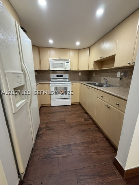 KENLAND WALK CONDO IV - Residential Lease