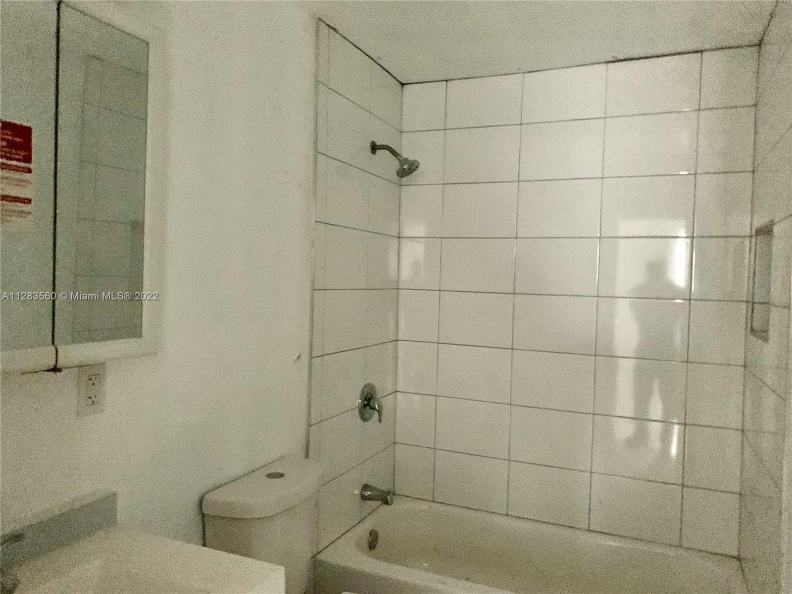 VISTA VERDE TOWNHOUSE - Residential Lease