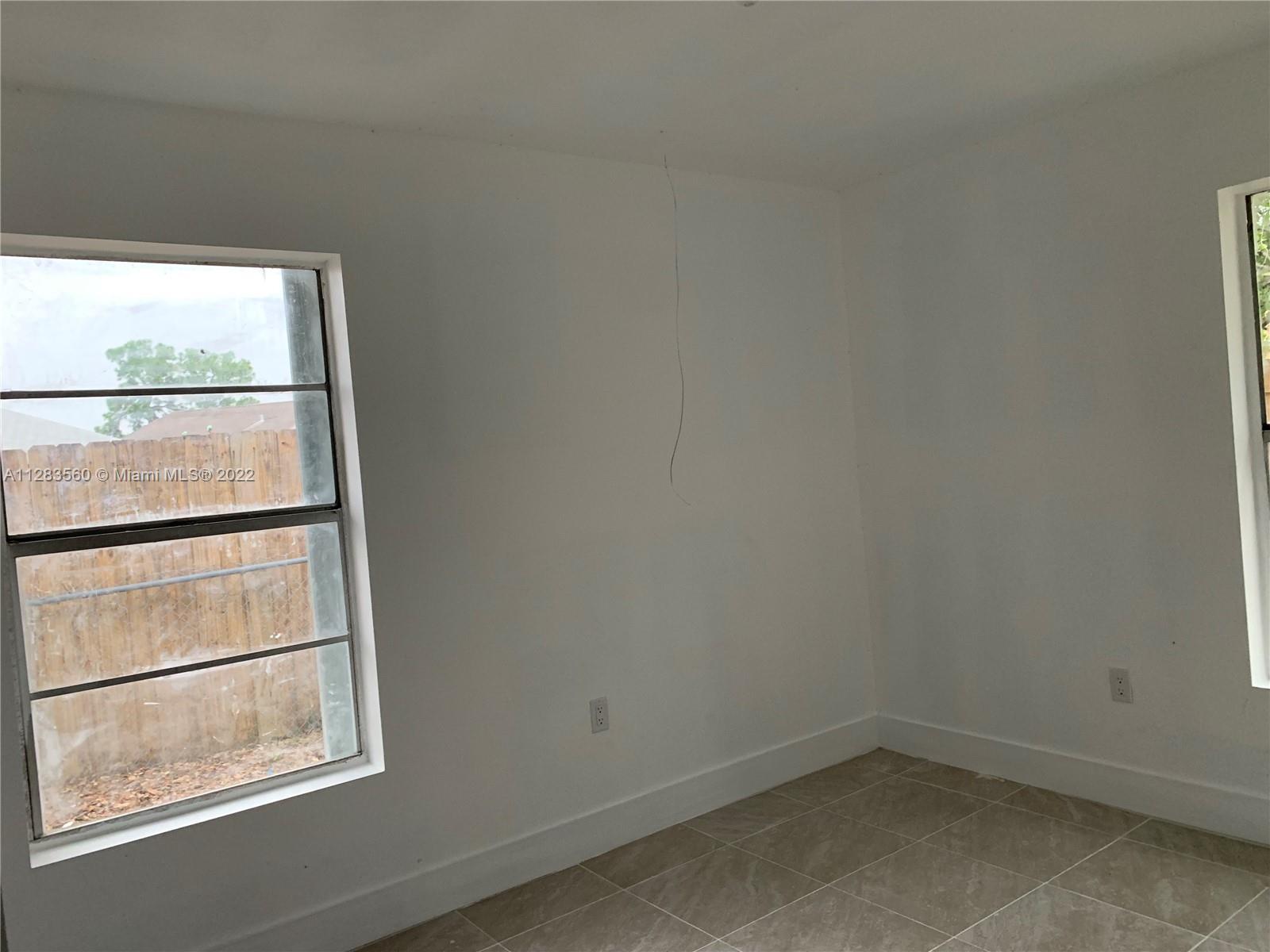 VISTA VERDE TOWNHOUSE - Residential Lease