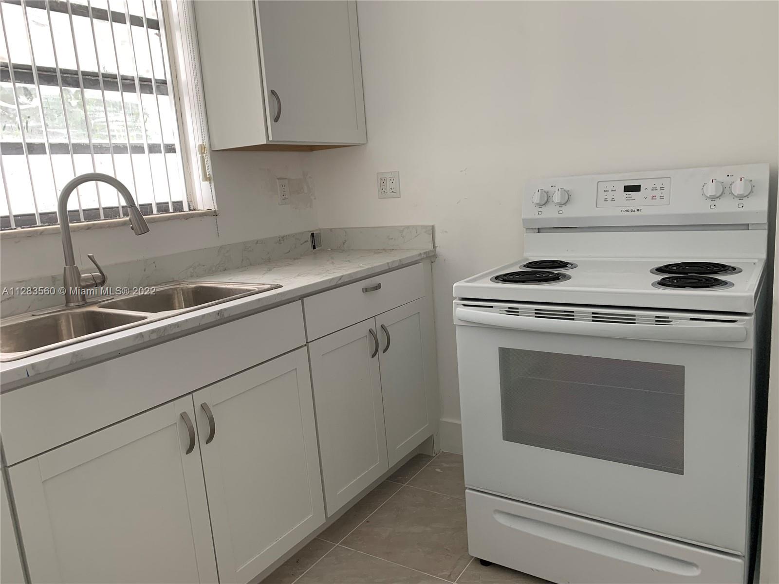 VISTA VERDE TOWNHOUSE - Residential Lease