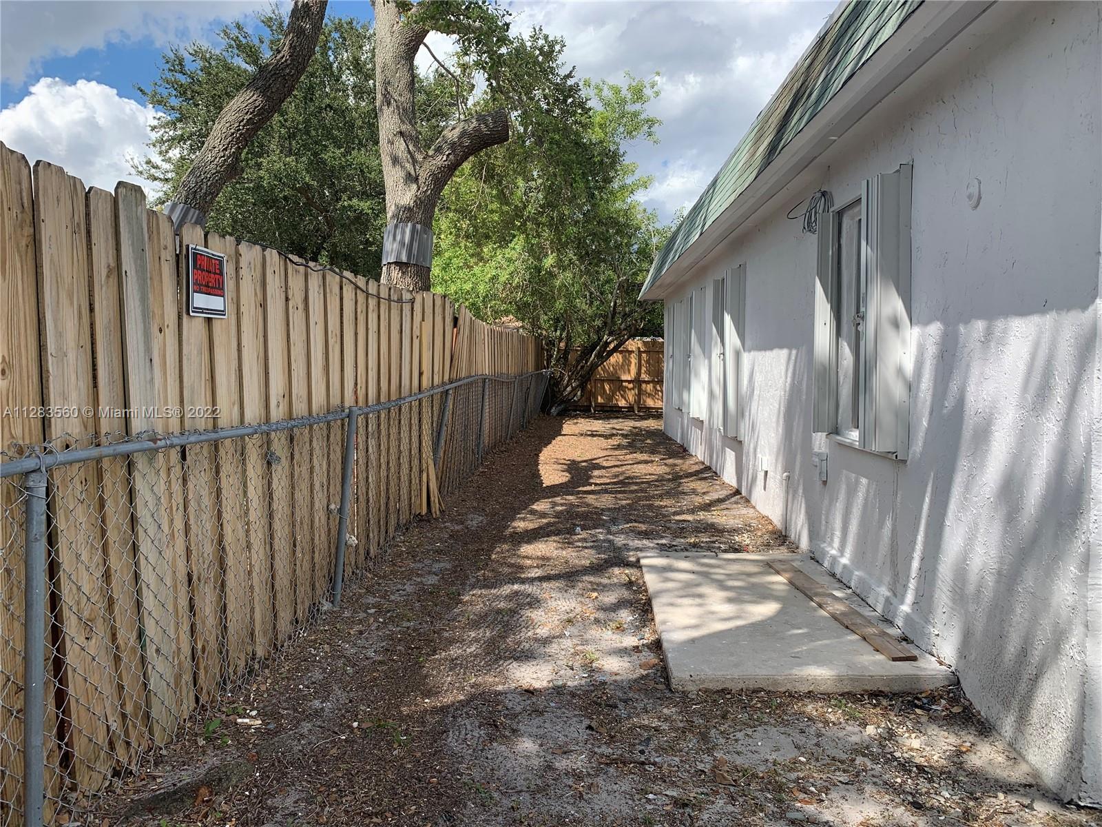 VISTA VERDE TOWNHOUSE - Residential Lease