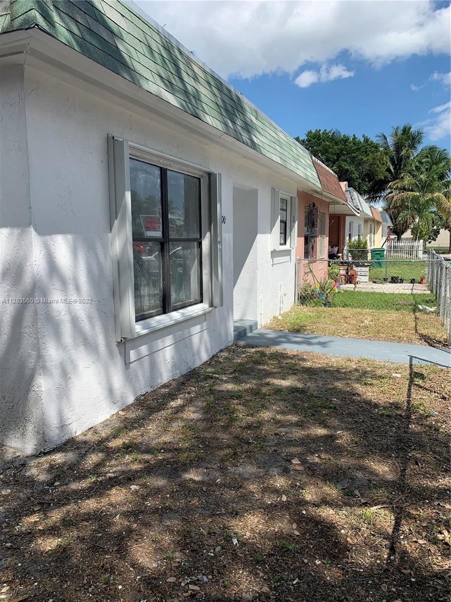 VISTA VERDE TOWNHOUSE - Residential Lease