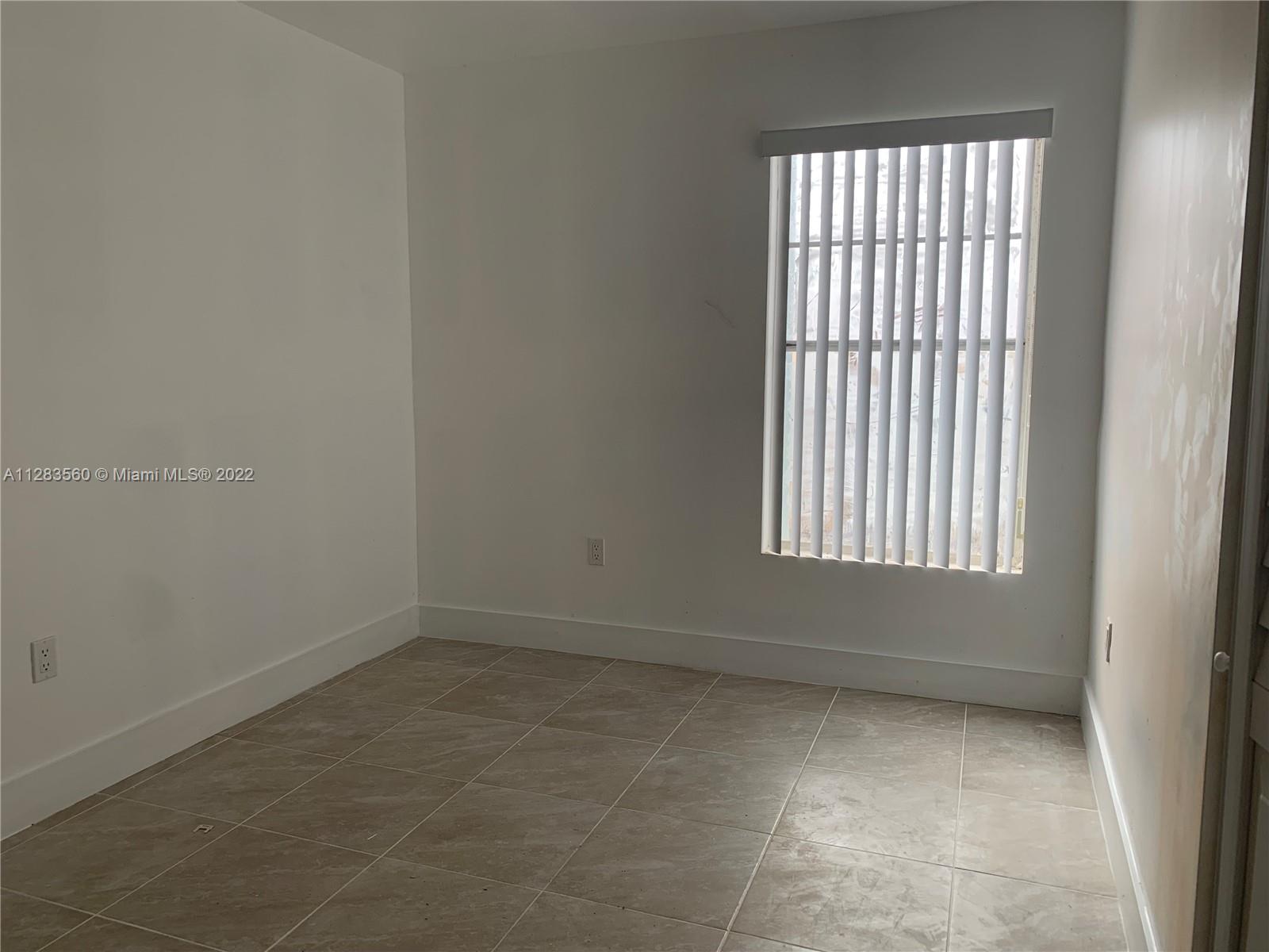 VISTA VERDE TOWNHOUSE - Residential Lease