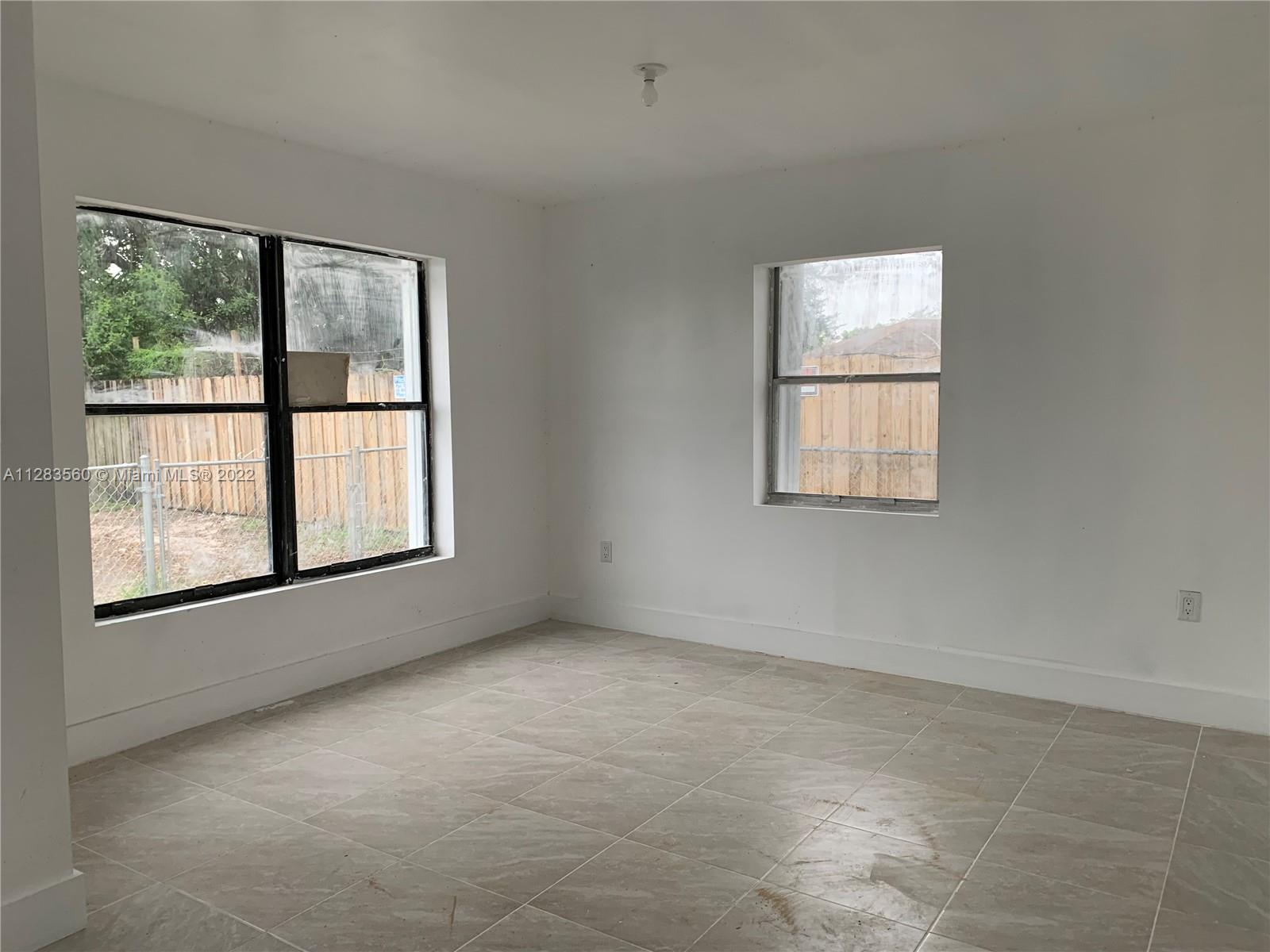 VISTA VERDE TOWNHOUSE - Residential Lease