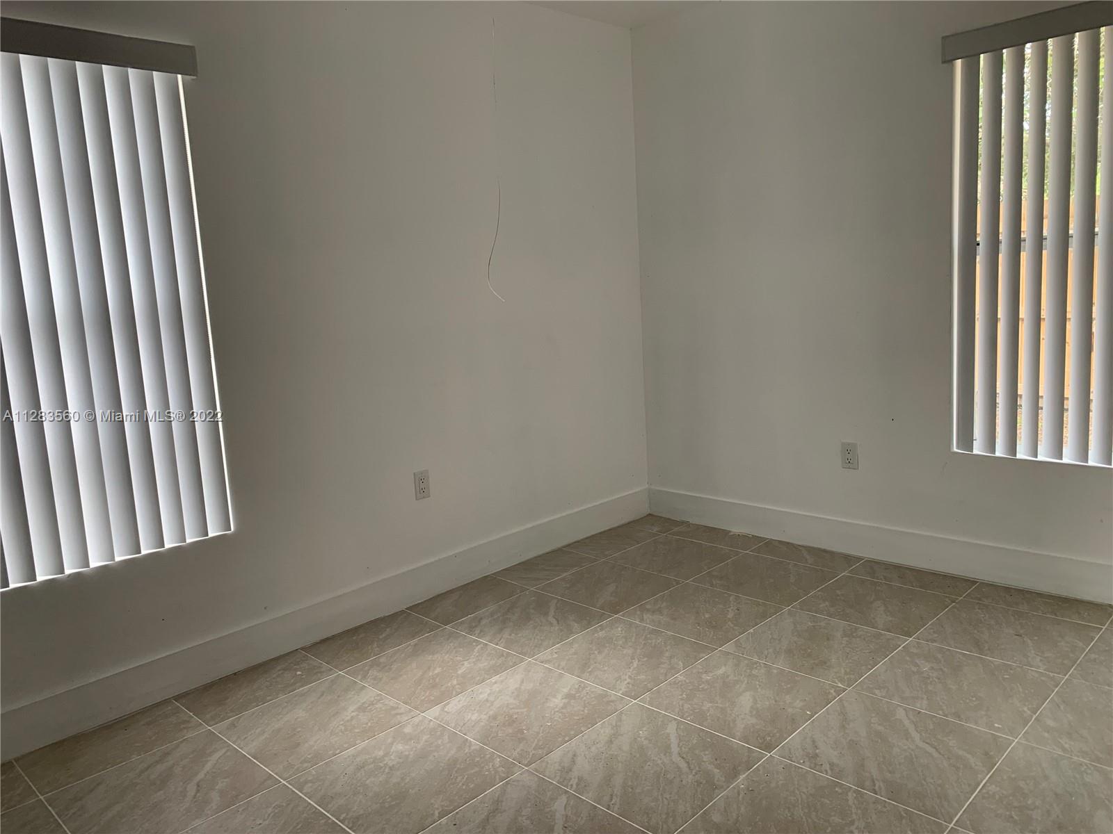 VISTA VERDE TOWNHOUSE - Residential Lease