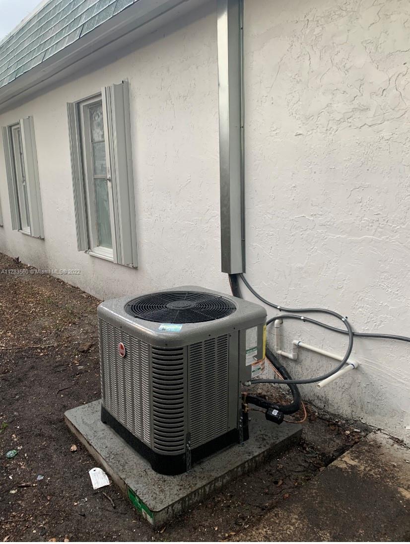 VISTA VERDE TOWNHOUSE - Residential Lease