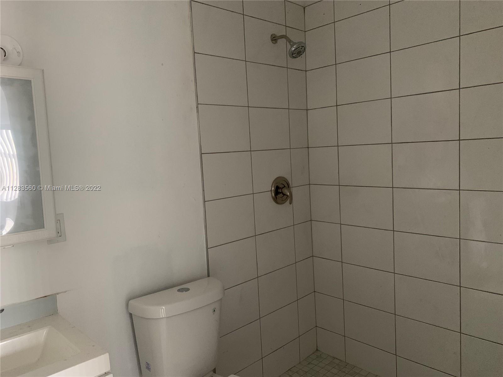 VISTA VERDE TOWNHOUSE - Residential Lease