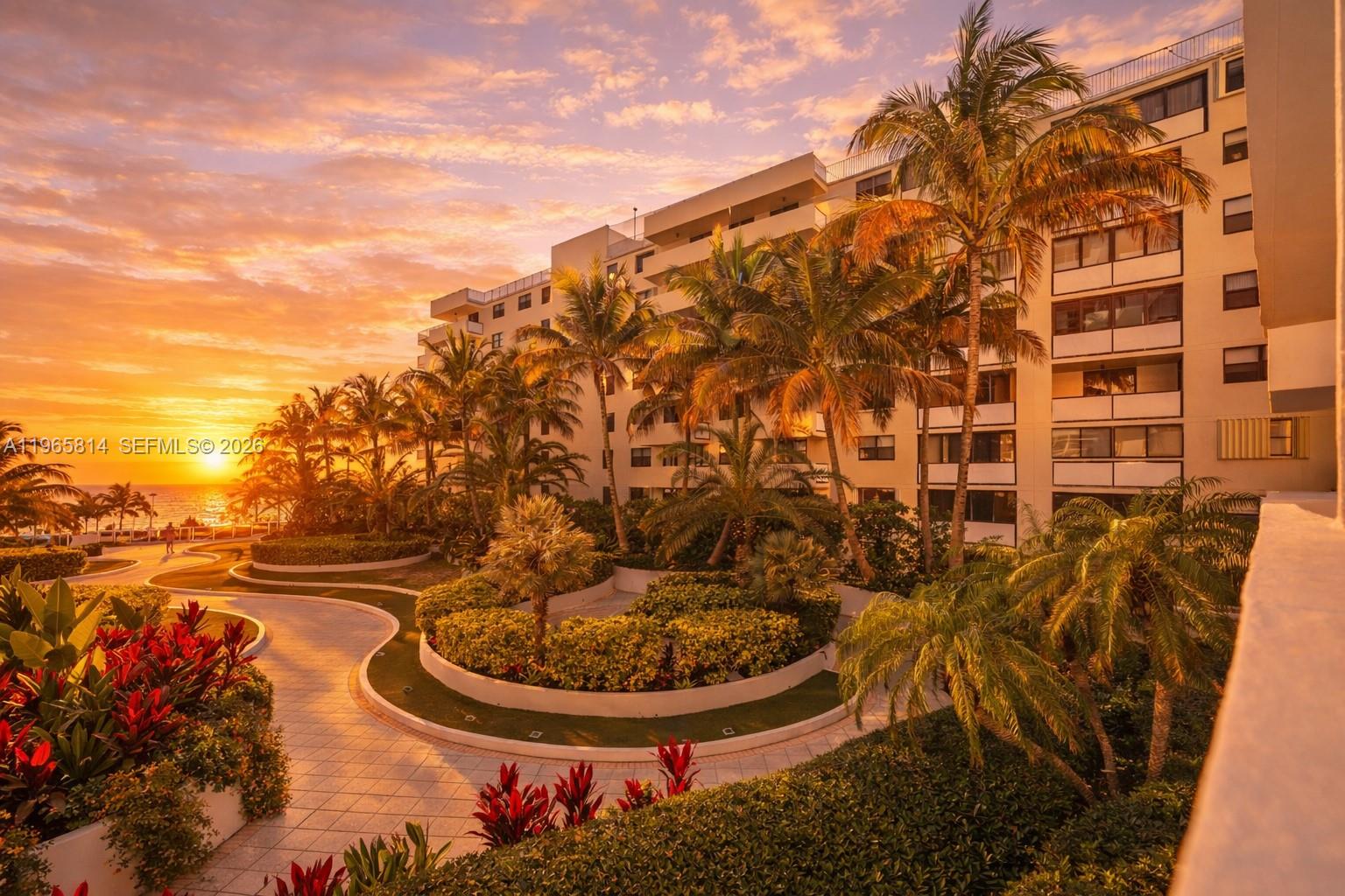 THE DECOPLAGE CONDO - Residential
