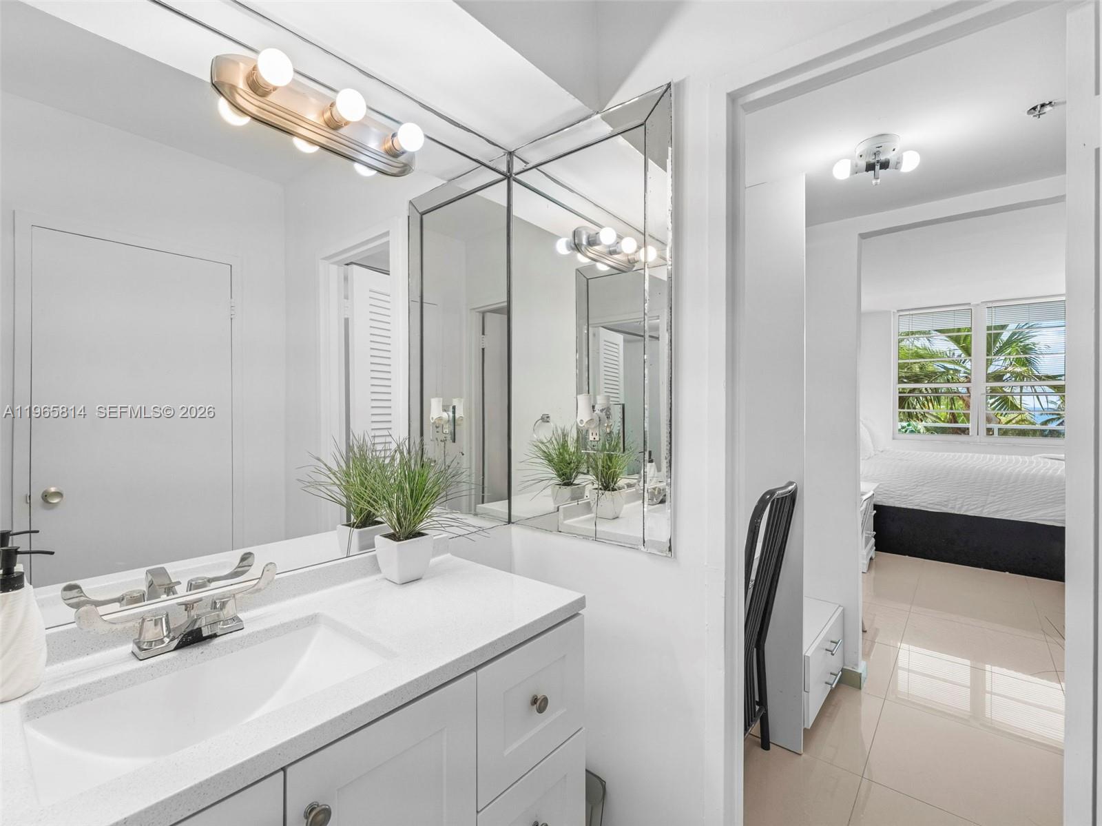 THE DECOPLAGE CONDO - Residential