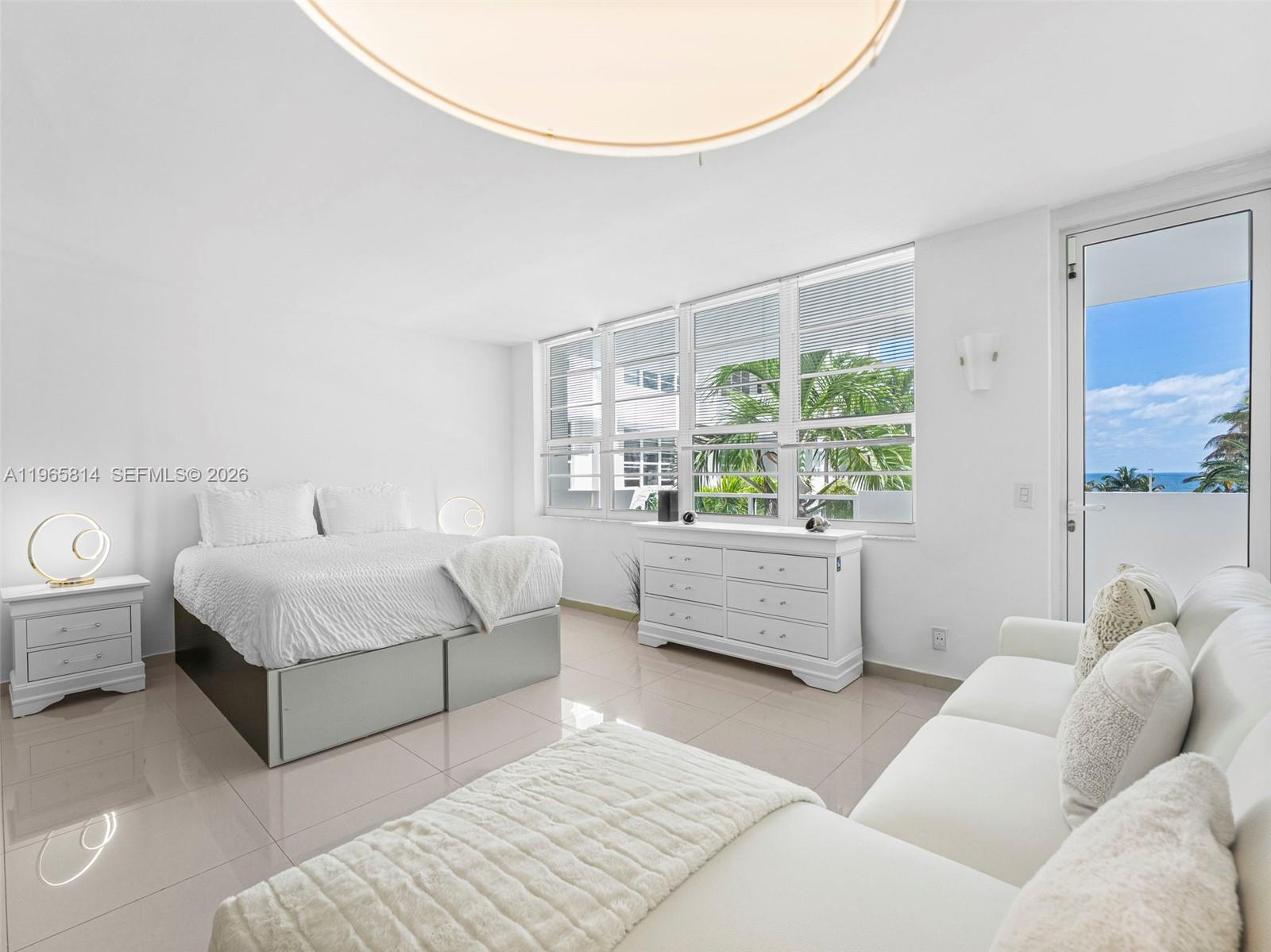 THE DECOPLAGE CONDO - Residential