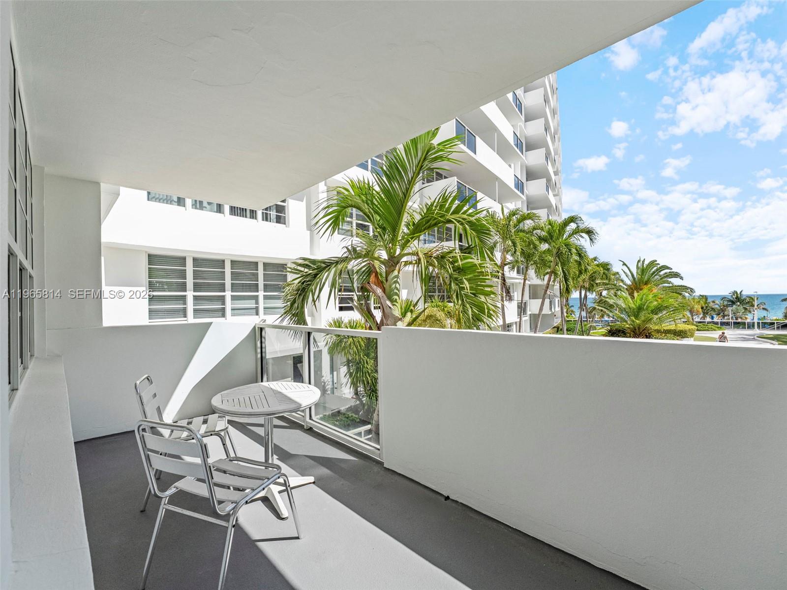 THE DECOPLAGE CONDO - Residential