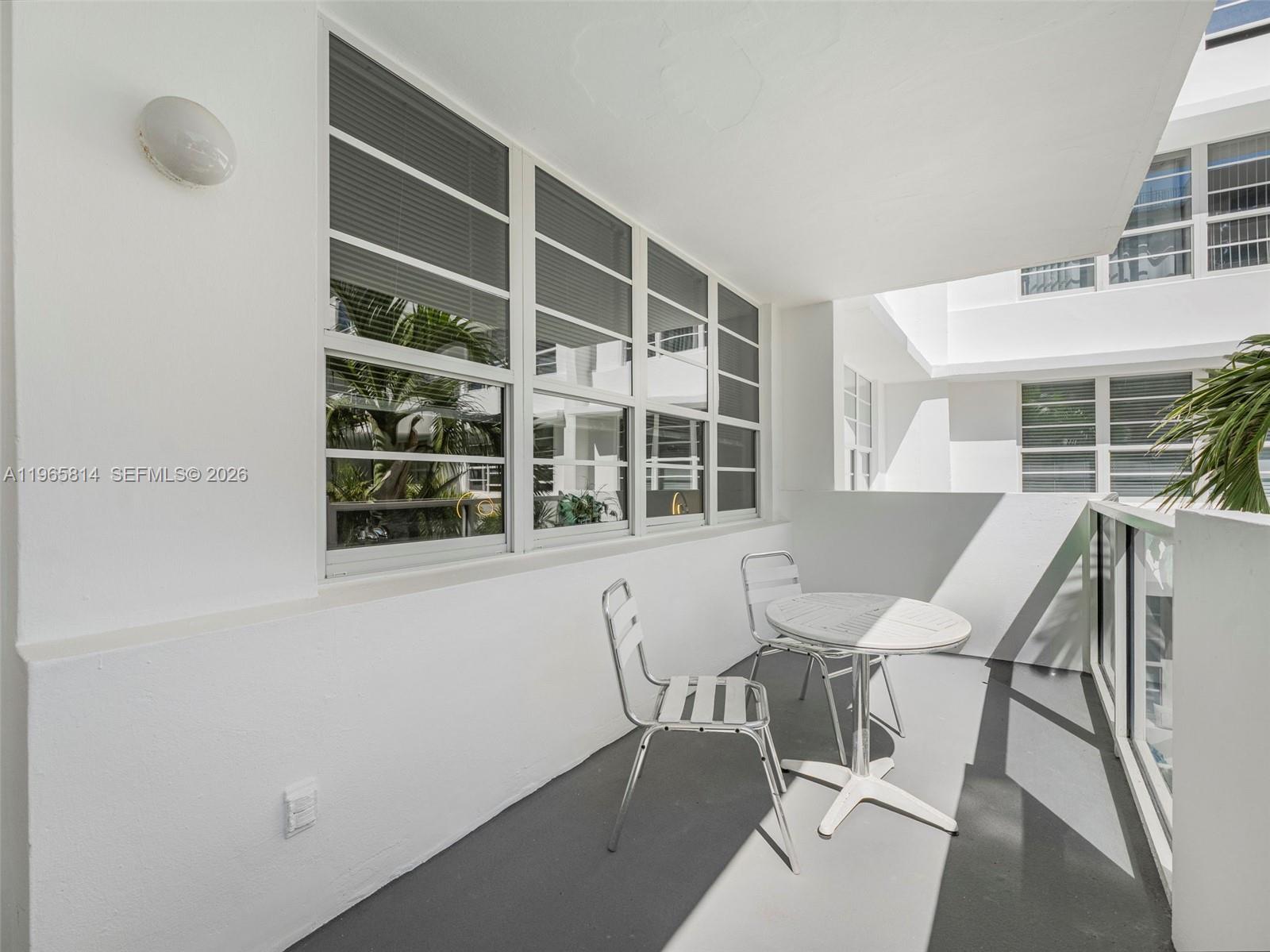 THE DECOPLAGE CONDO - Residential