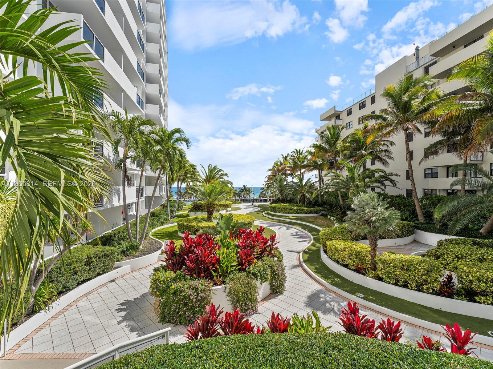THE DECOPLAGE CONDO - Residential