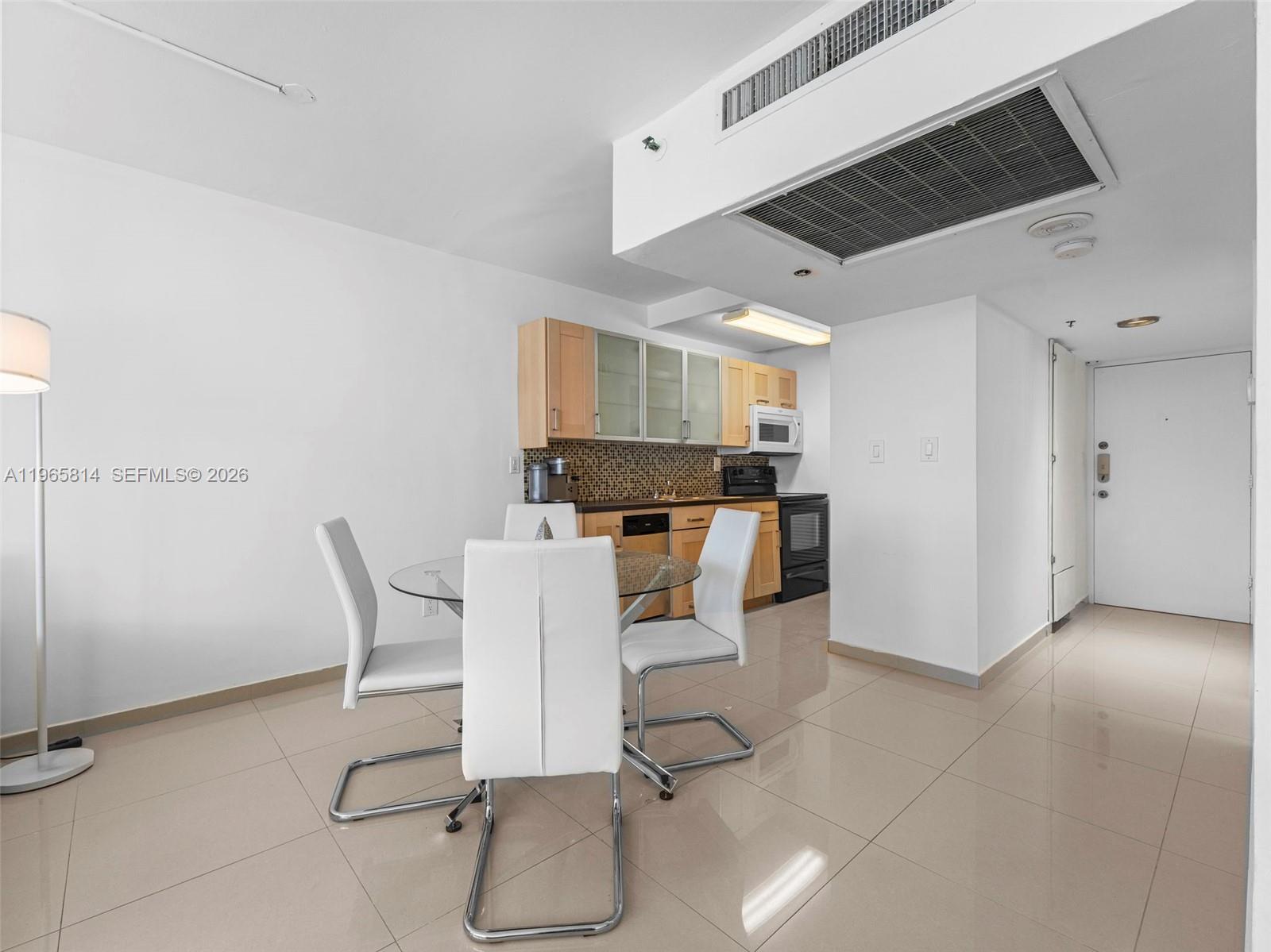 THE DECOPLAGE CONDO - Residential