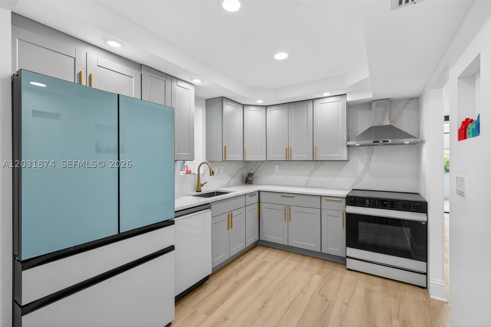 VILLA DORADA CONDO - Residential