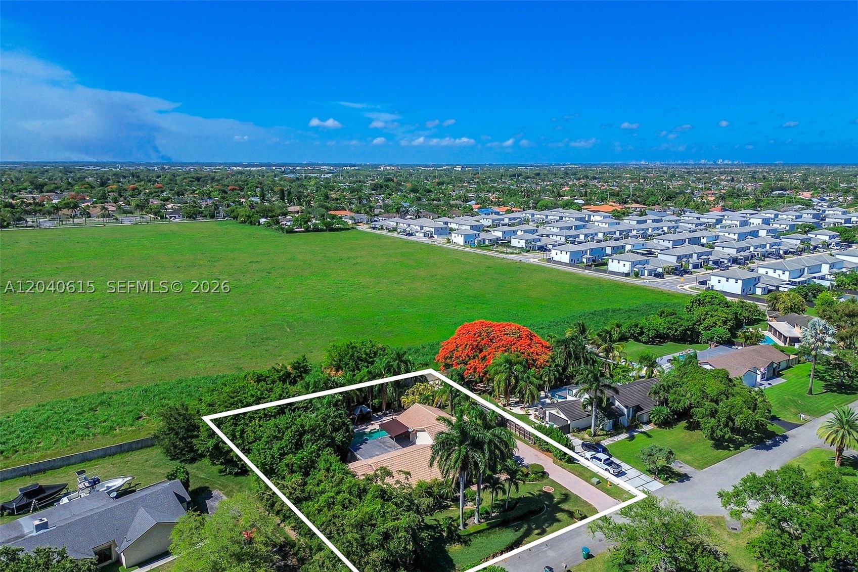 KINGS GROVE - Residential
