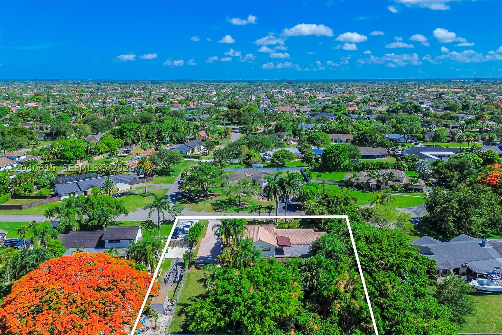 KINGS GROVE - Residential