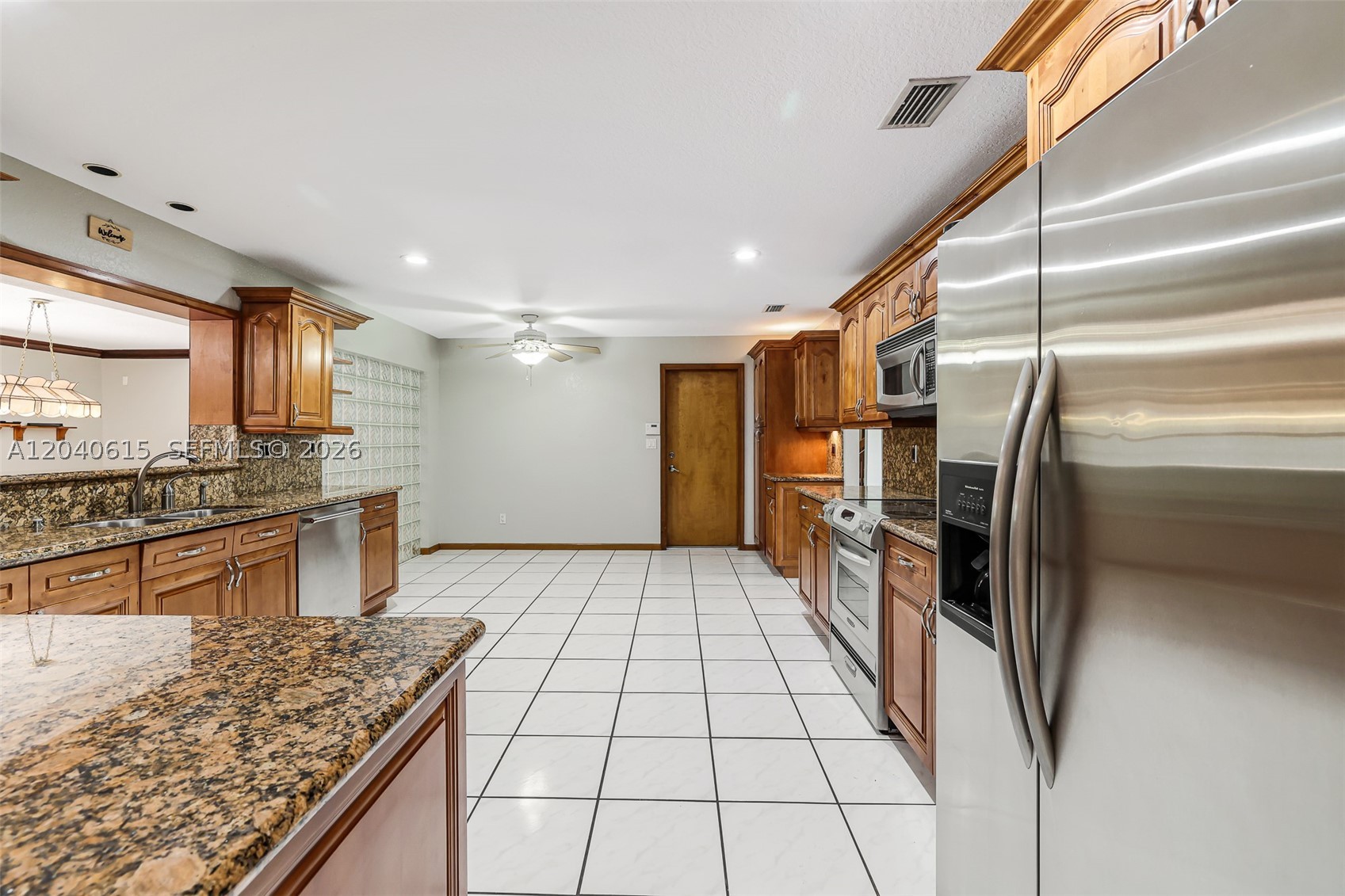 KINGS GROVE - Residential