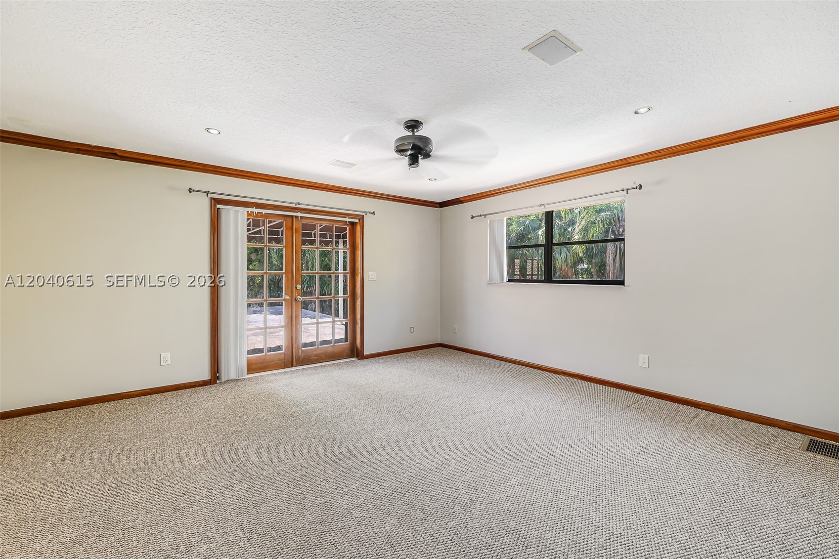KINGS GROVE - Residential