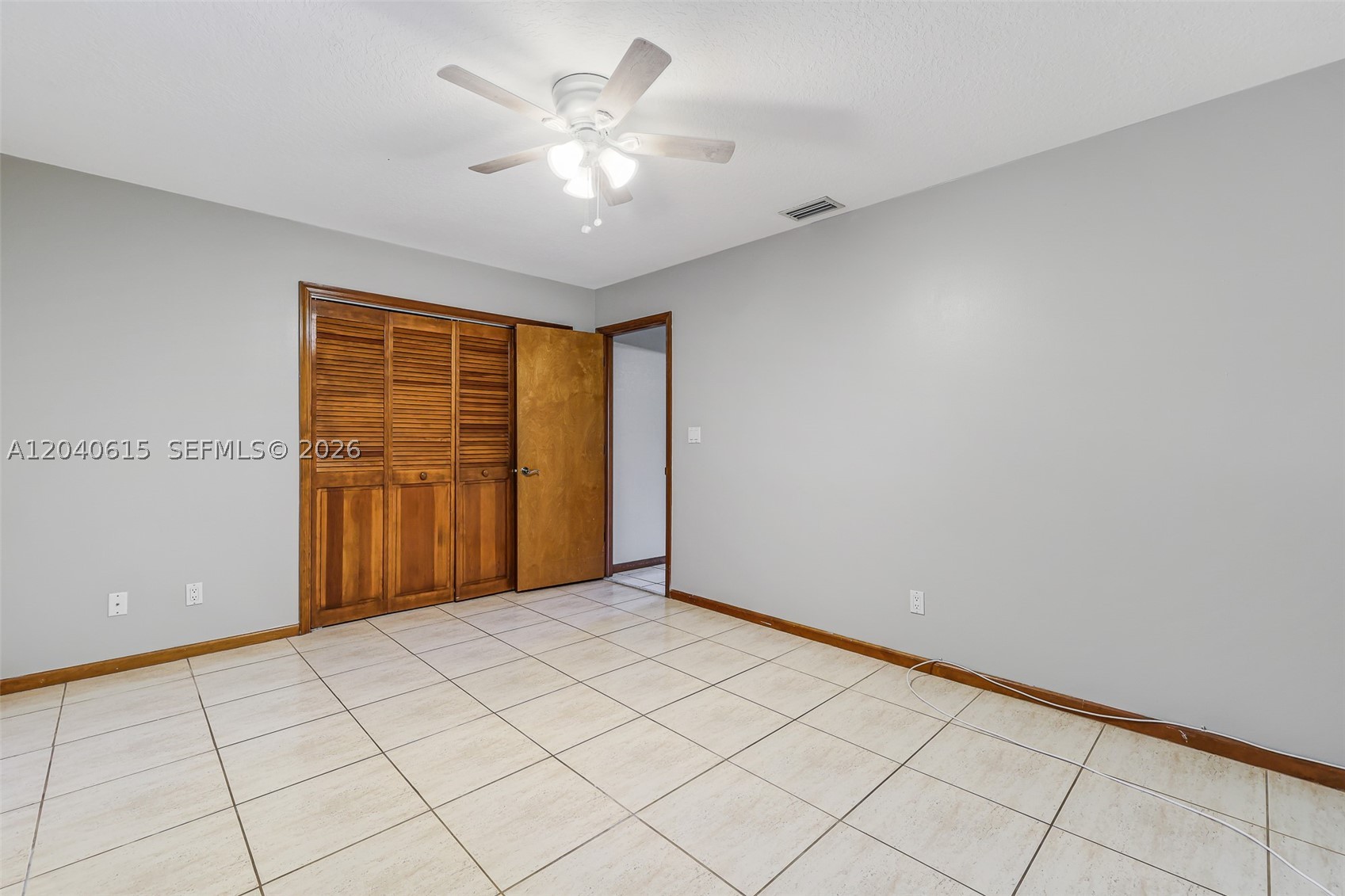 KINGS GROVE - Residential