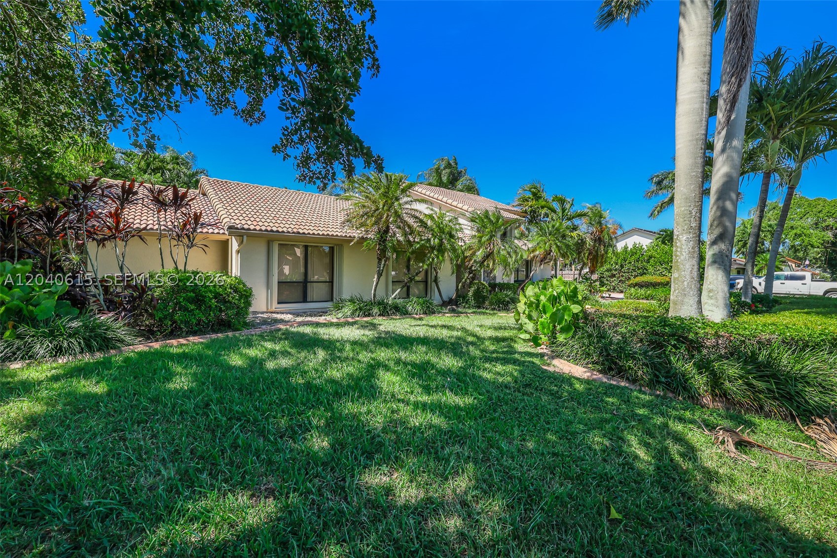 KINGS GROVE - Residential