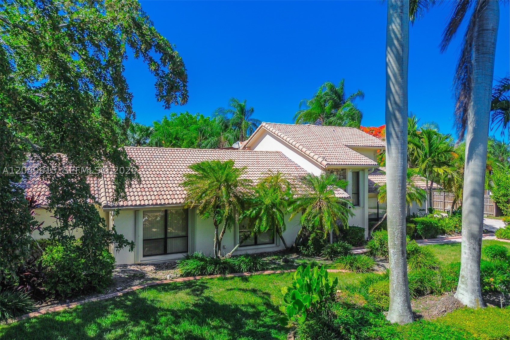 KINGS GROVE - Residential