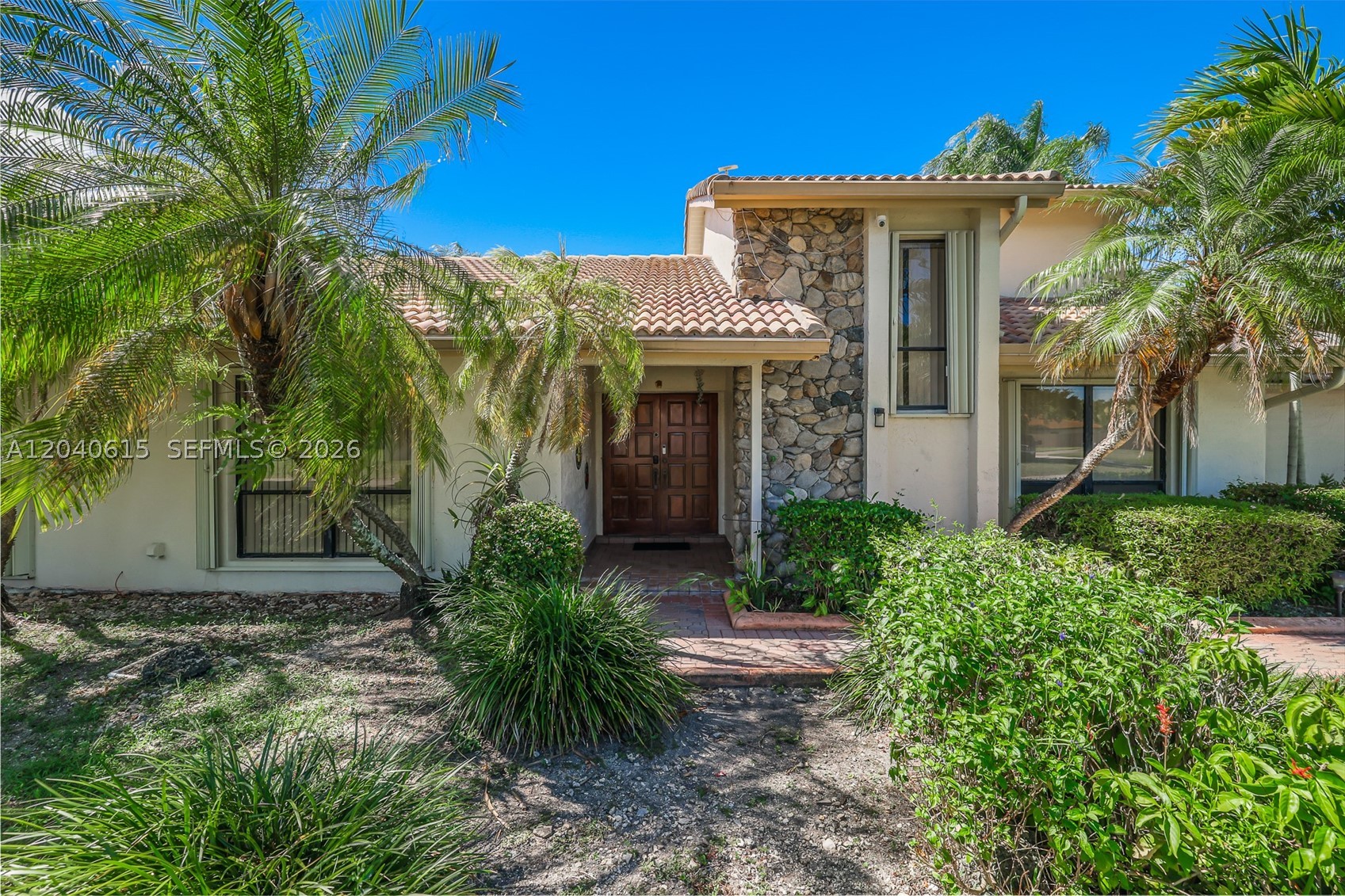KINGS GROVE - Residential