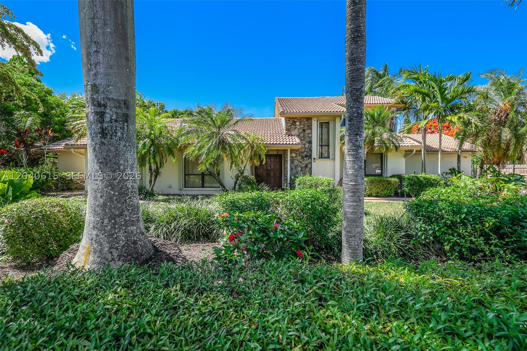 KINGS GROVE - Residential