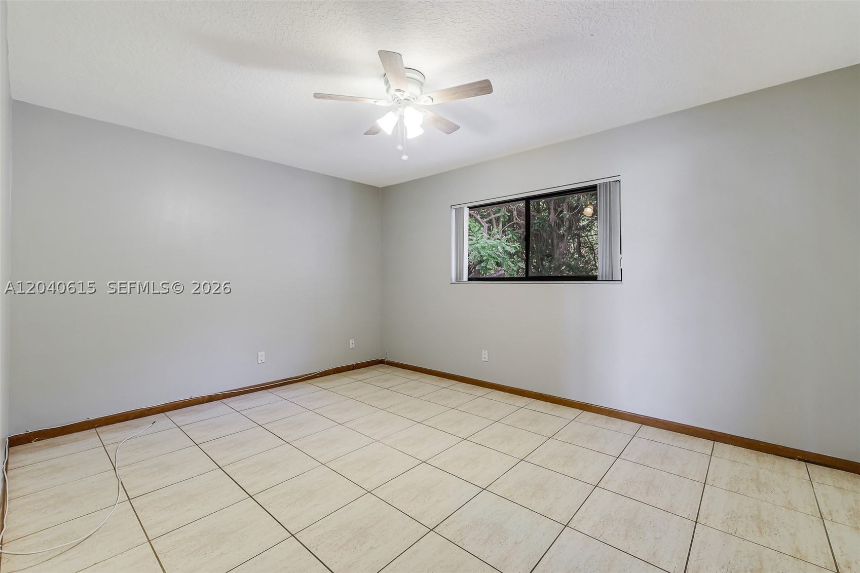KINGS GROVE - Residential