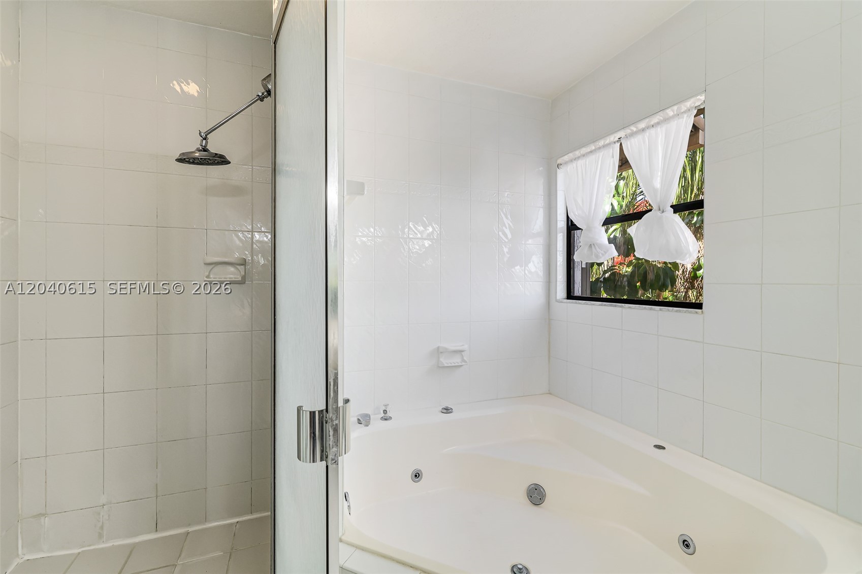 KINGS GROVE - Residential