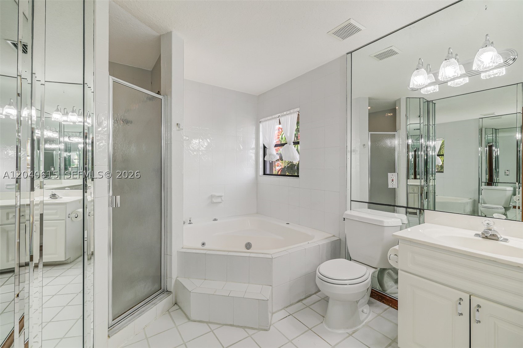 KINGS GROVE - Residential