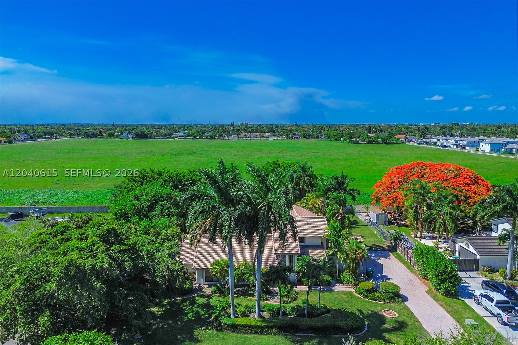 KINGS GROVE - Residential