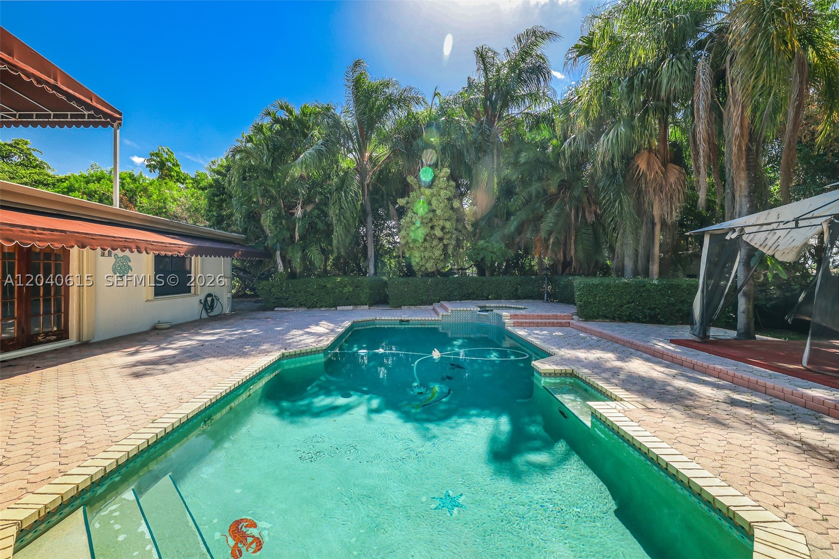 KINGS GROVE - Residential