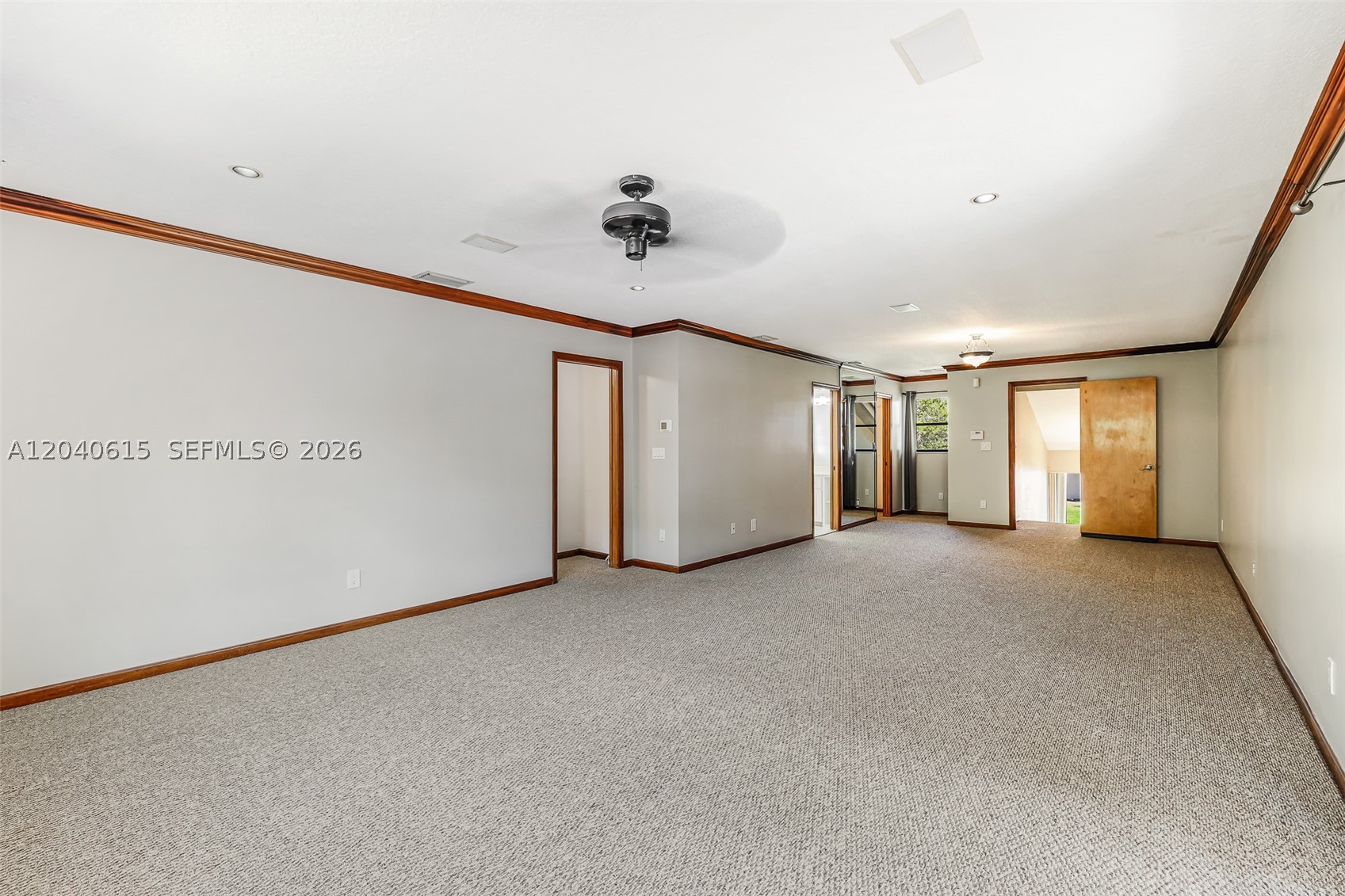 KINGS GROVE - Residential