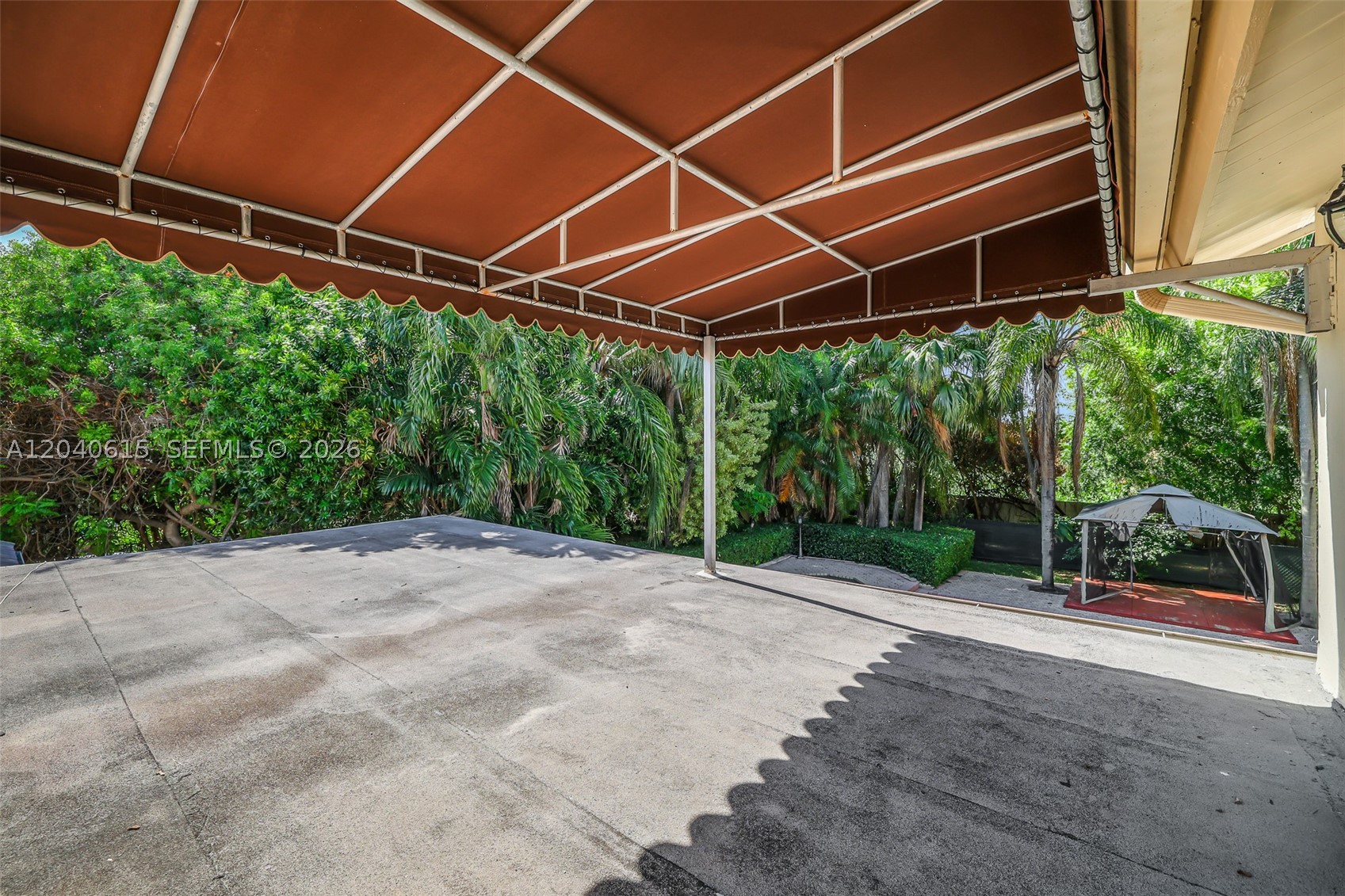 KINGS GROVE - Residential